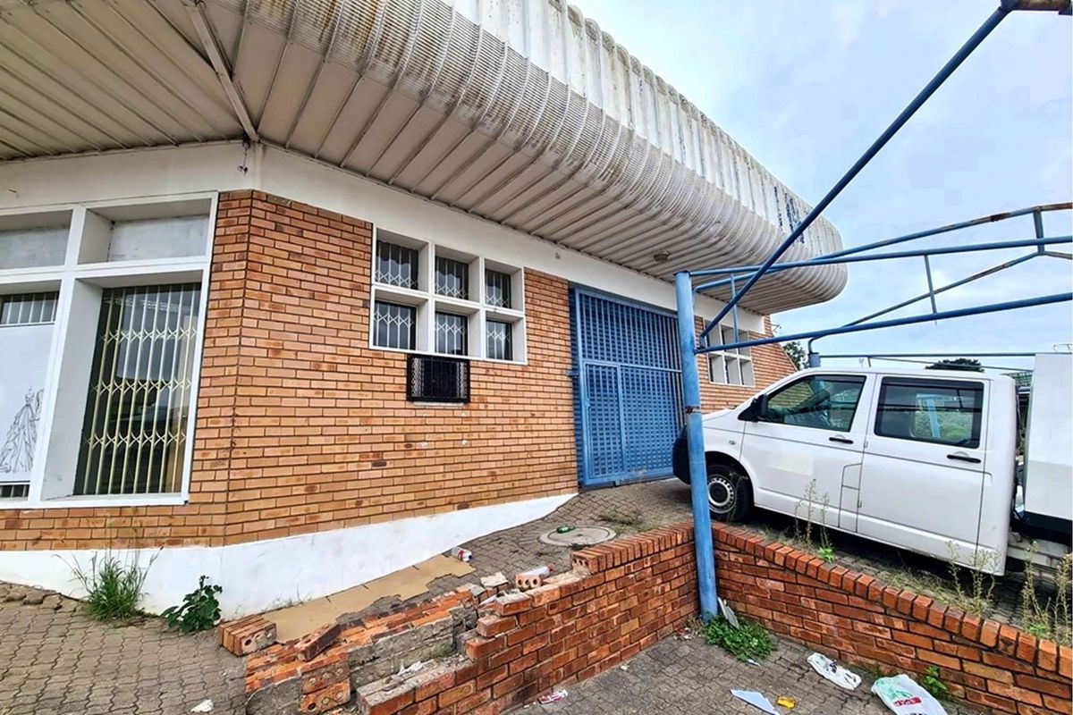 Versatile Industrial Property with High-Visibility Location - Nelspruit - Photo 5