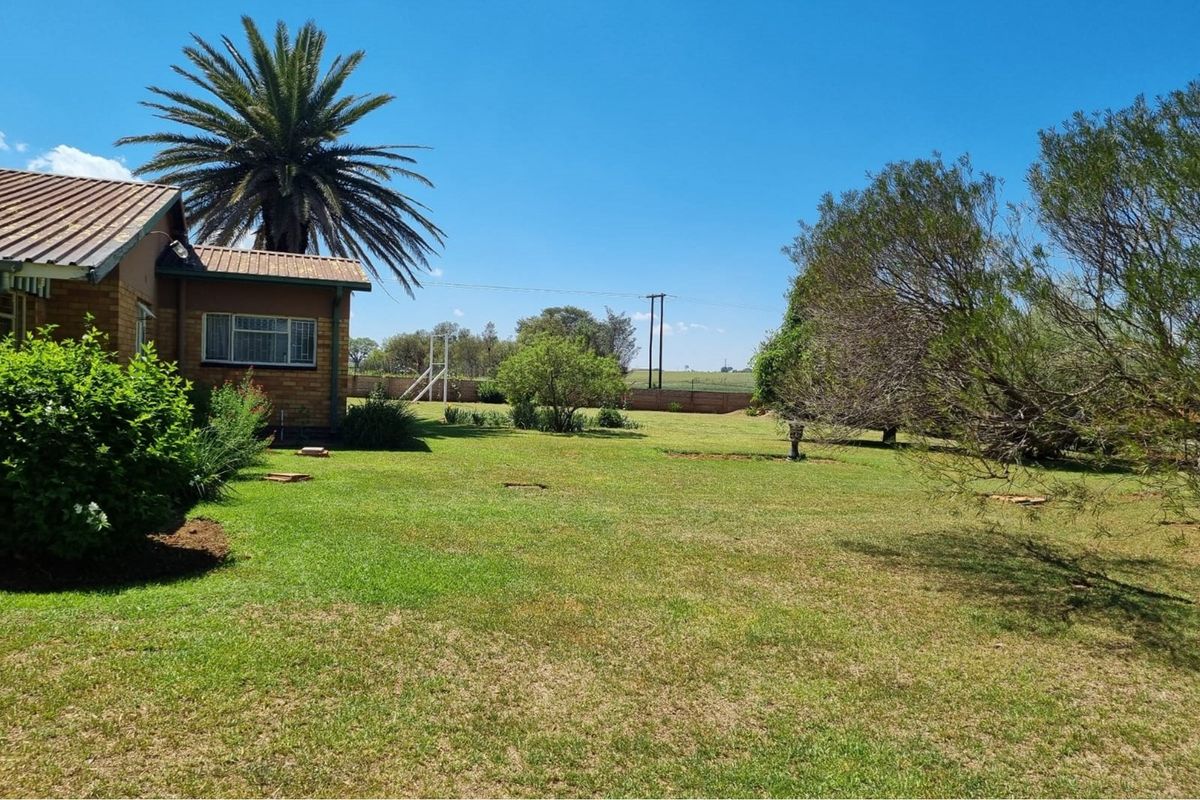 Invest in Gauteng's Prime Industrial Site - Photo 2