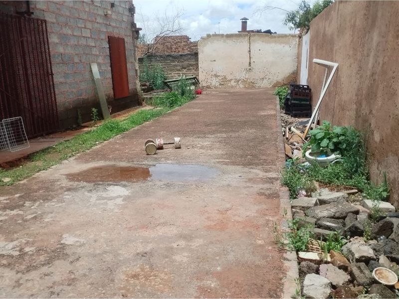 "Invest Two Stands for One Price , in Prime Naledi Retail Property Today!" - Photo 7