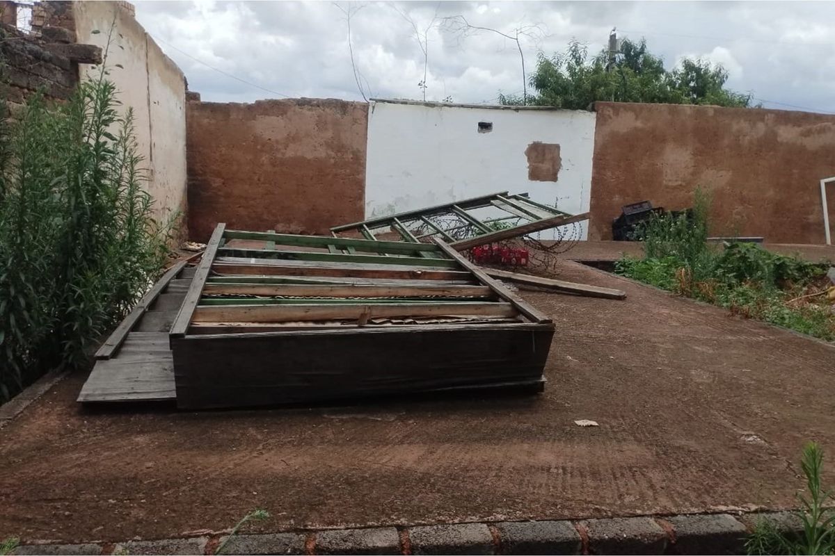 "Invest Two Stands for One Price , in Prime Naledi Retail Property Today!" - Photo 4