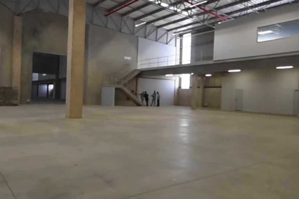 Highly sought after warehouse newly available - Photo 3