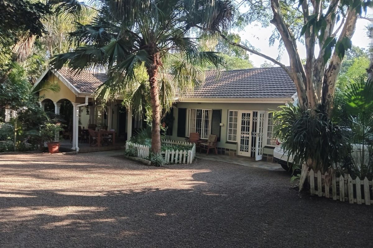 Exceptional Investment Opportunity: 10-Bedroom BnB in Prime Empangeni Location - Photo 3
