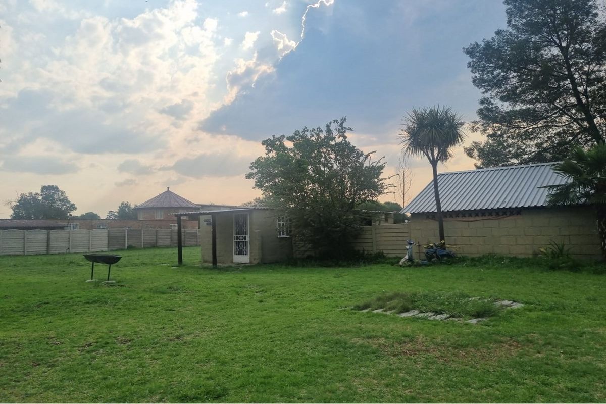 Charming Lodge for Sale in Tranquil Vischkuil - Photo 3