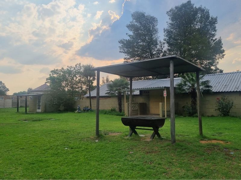 Charming Lodge for Sale in Tranquil Vischkuil - Photo 2