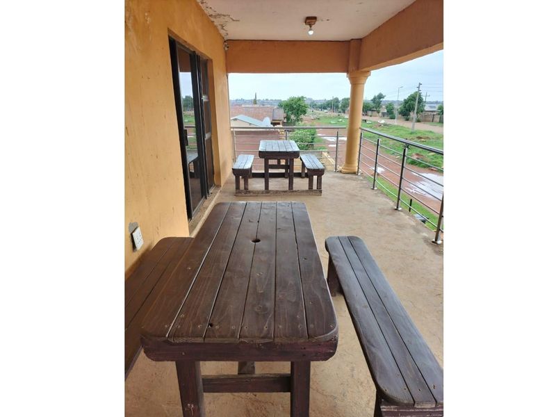 Liquor/Tavern For Sale In Orange Farm Ext 6 - Photo 7