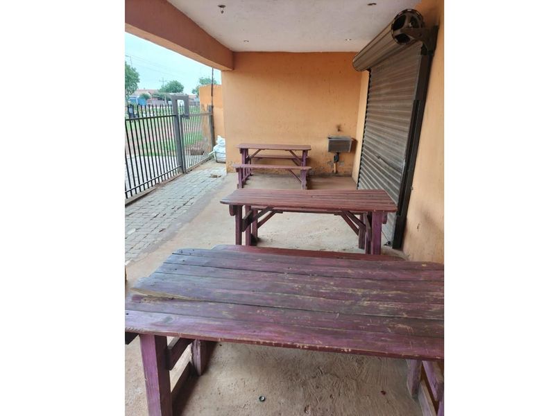 Liquor/Tavern For Sale In Orange Farm Ext 6 - Photo 4