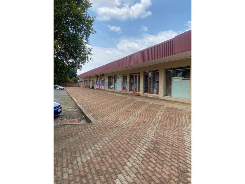 "Prime Retail Investment in Carletonville" - Photo 4