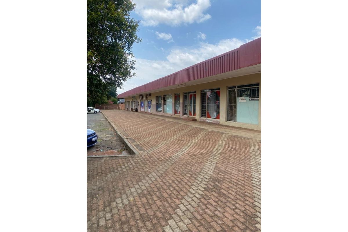 "Prime Retail Investment in Carletonville" - Photo 4
