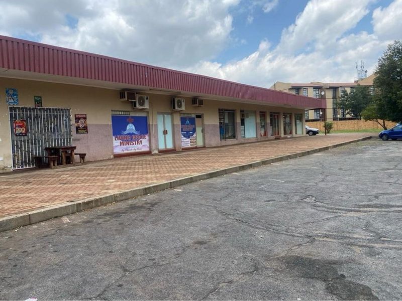 "Prime Retail Investment in Carletonville" - Photo 2