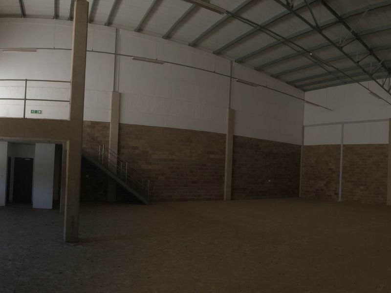 Warehouses of varying sizes to let on Durbans Northern corridor. - Photo 4