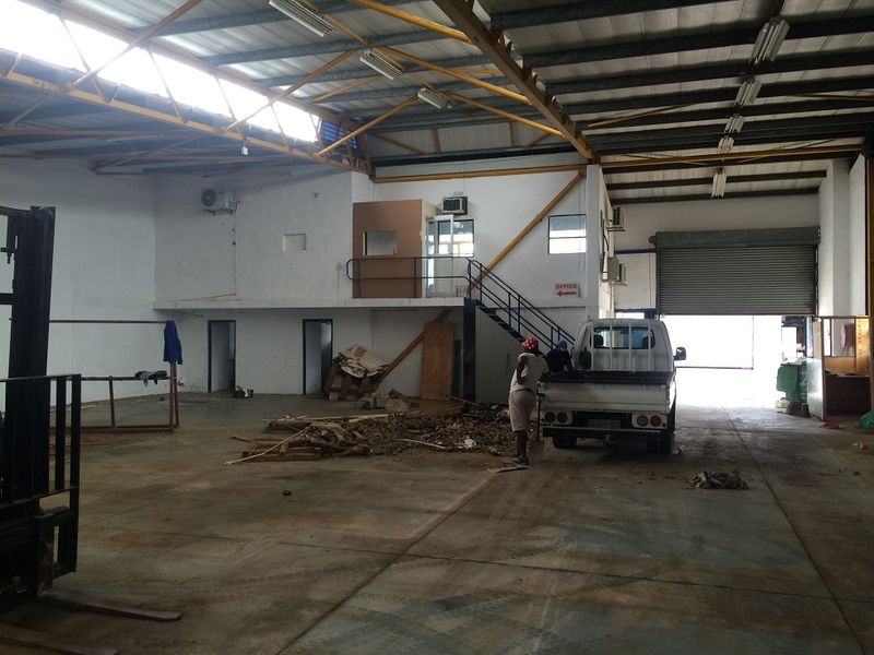 Warehouses of varying sizes to let on Durbans Northern corridor. - Photo 5
