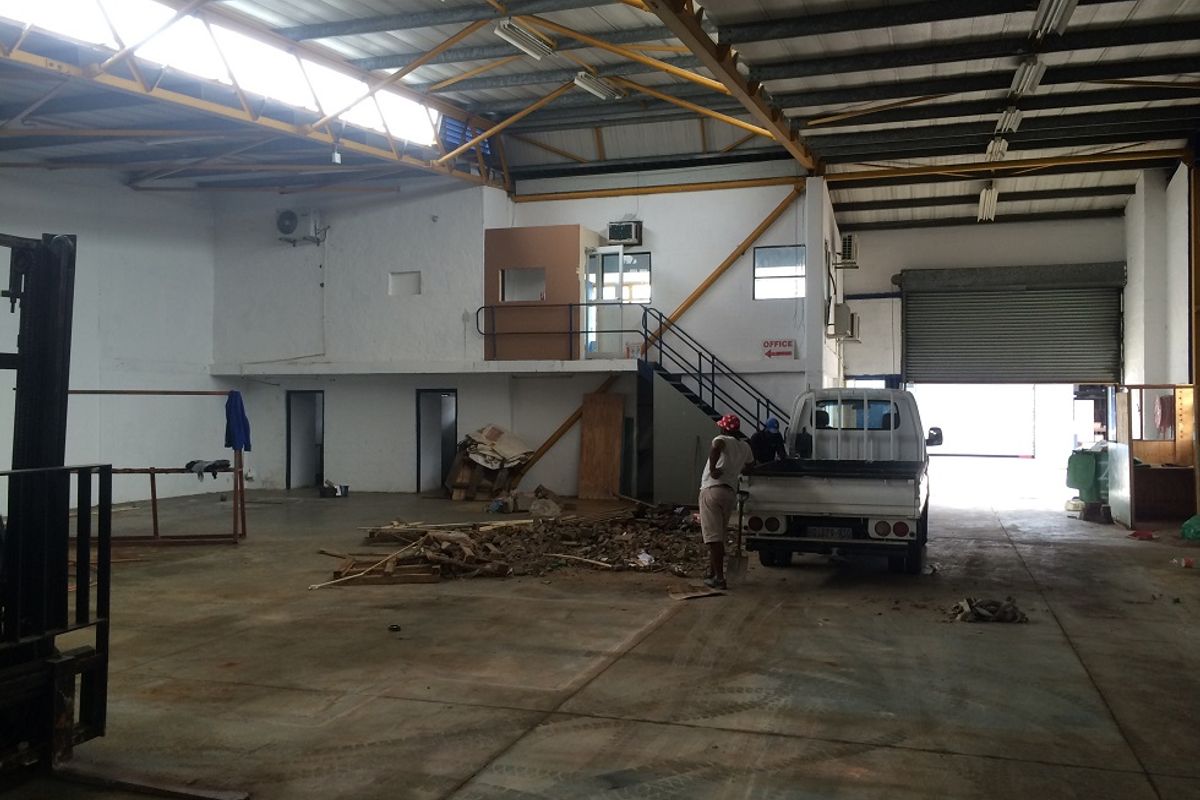 Warehouses of varying sizes to let on Durbans Northern corridor. - Photo 5