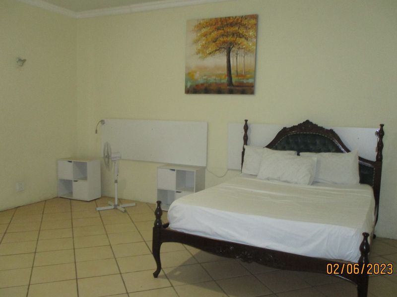 GUEST HOUSE FOR SALE IN THE HEART OF CRYSTAL PARK - Photo 10