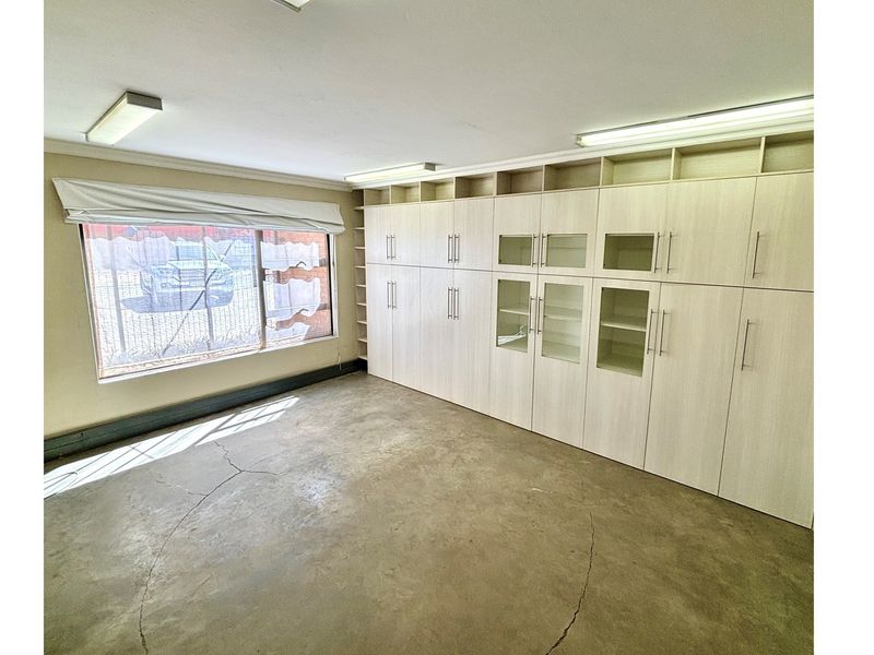 Prime 894m2 Warehouse for Sale in Vaalpark - Photo 9