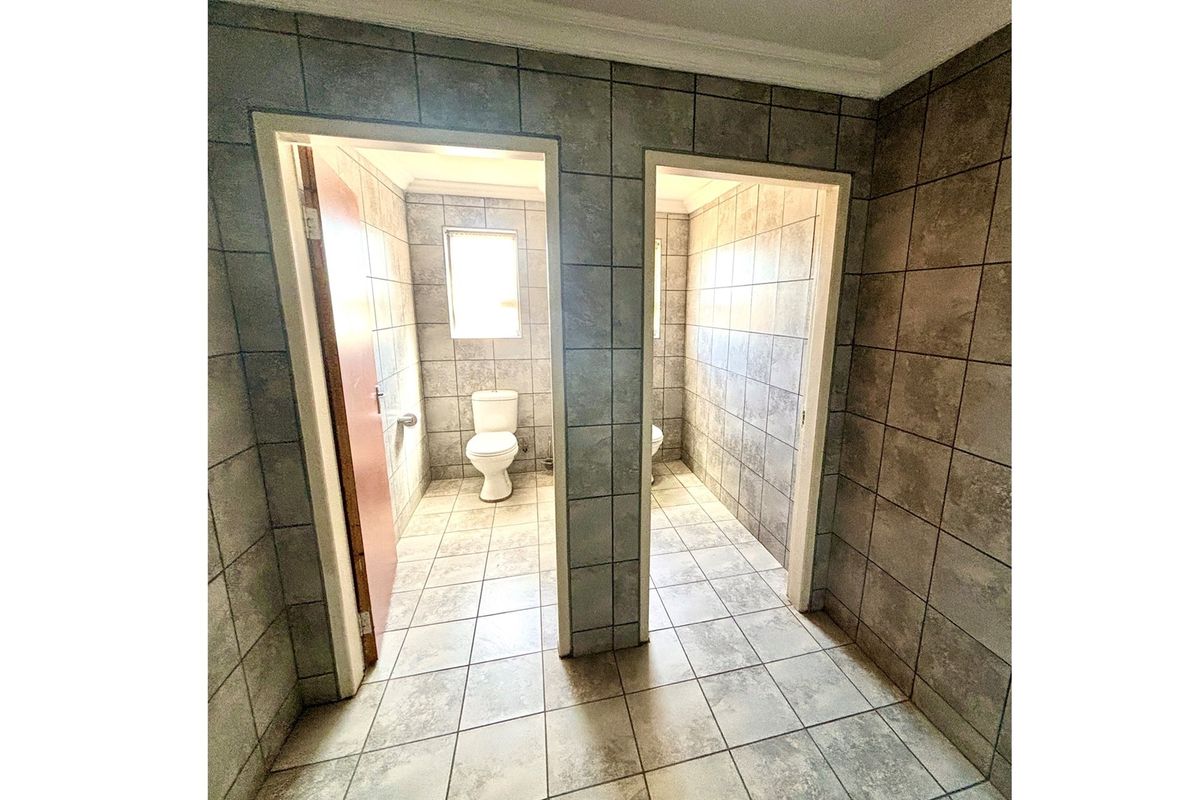 Prime 894m2 Warehouse for Sale in Vaalpark - Photo 5