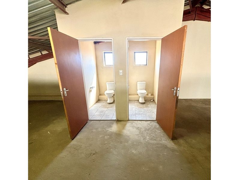 Prime 894m2 Warehouse for Sale in Vaalpark - Photo 3