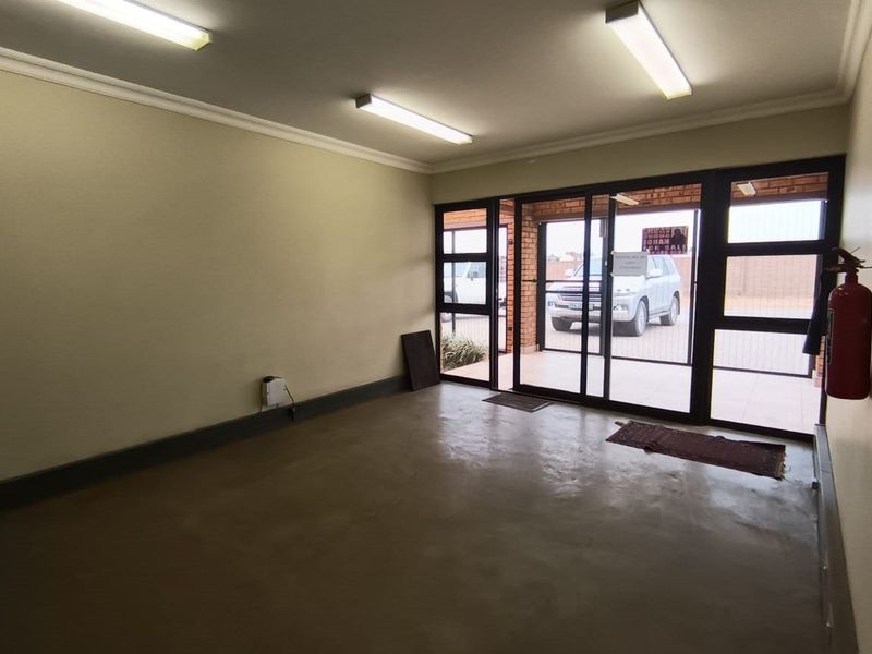 Prime 894m2 Warehouse for Sale in Vaalpark - Photo 4