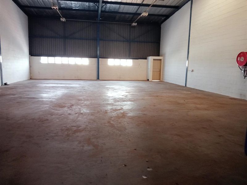 Warehouses of varying sizes to let on Durbans Northern corridor. - Photo 2