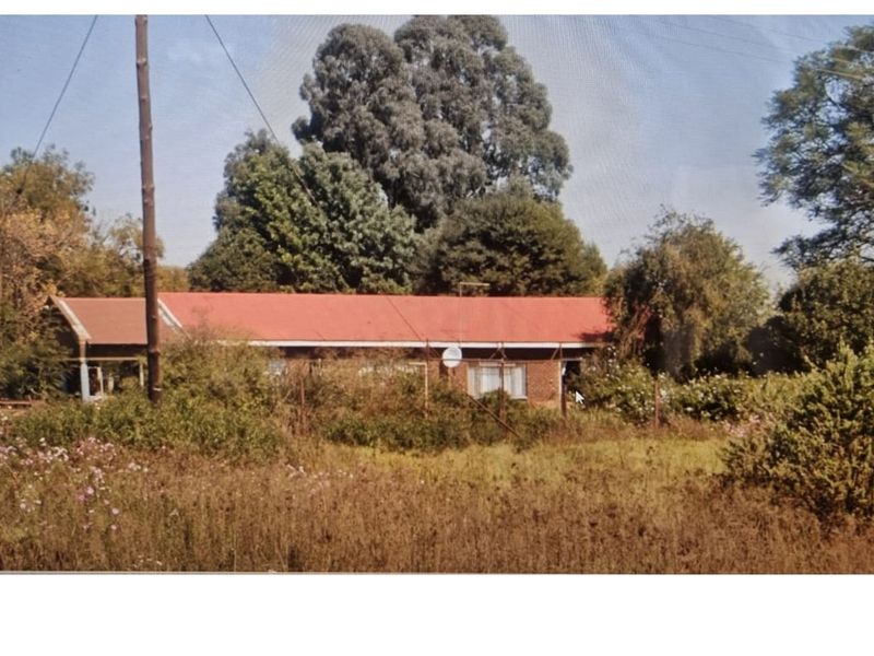 "Charming Mpumalanga Property: Invest & Thrive" - Photo 2