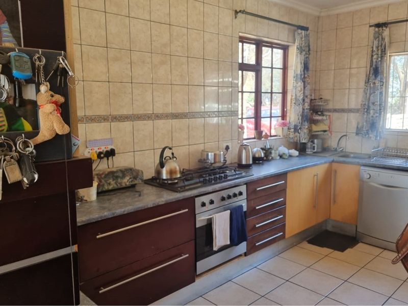 "Charming Mpumalanga Property: Invest & Thrive" - Photo 6