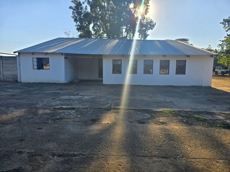 Invest, Develop or Rent Out - Industrial Land with 3 Homes - Photo 3