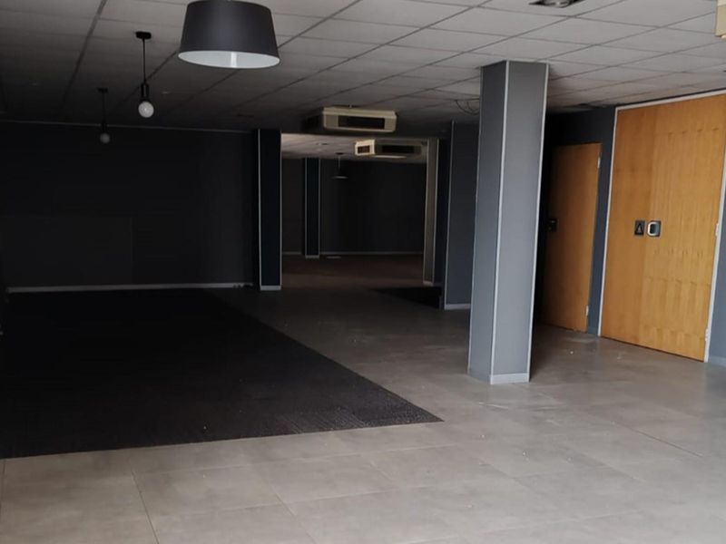 Prime 1,737 sqm Retail and Office Space Available - Photo 9