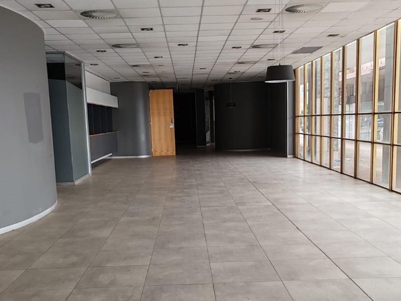 Prime 1,737 sqm Retail and Office Space Available - Photo 5