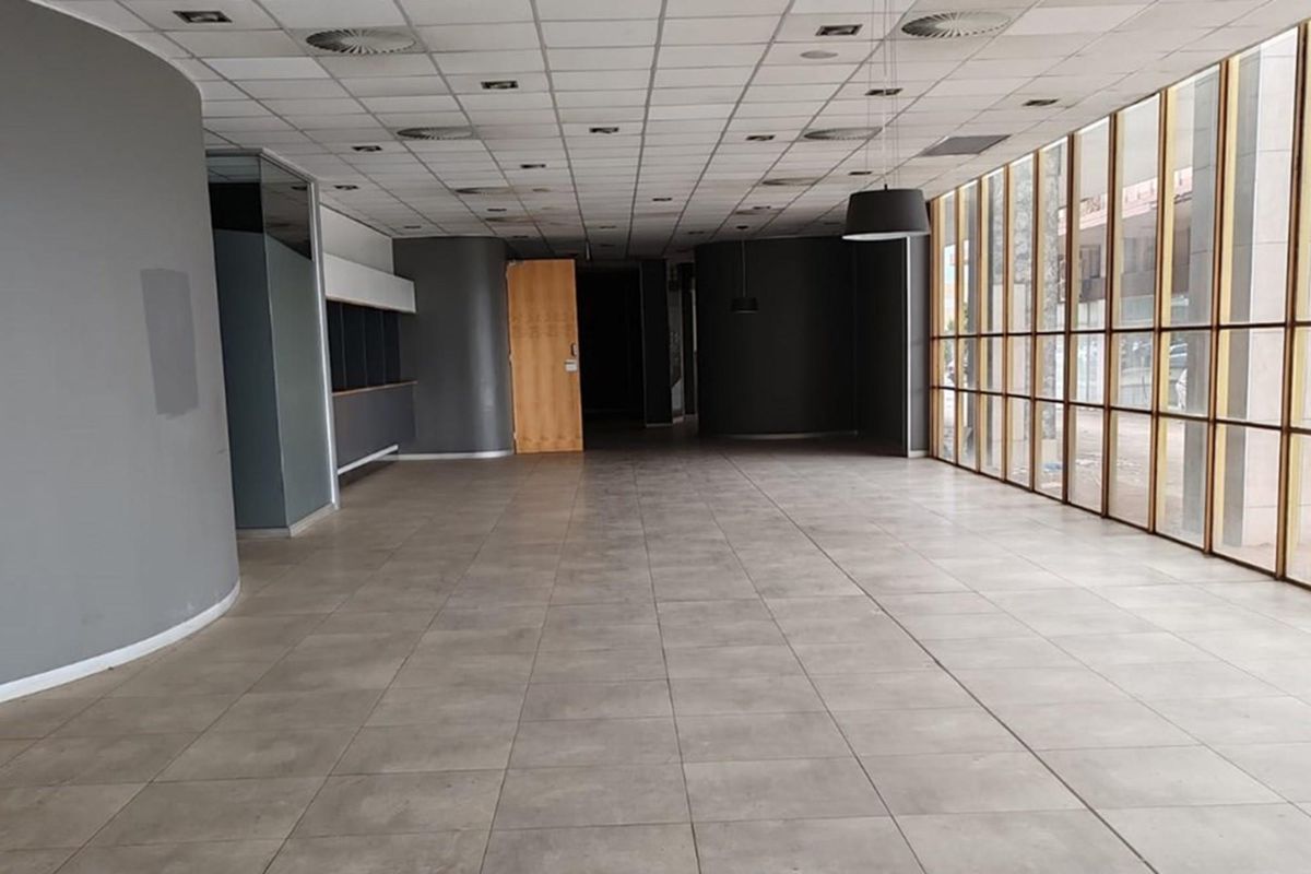 Prime 1,737 sqm Retail and Office Space Available - Photo 5