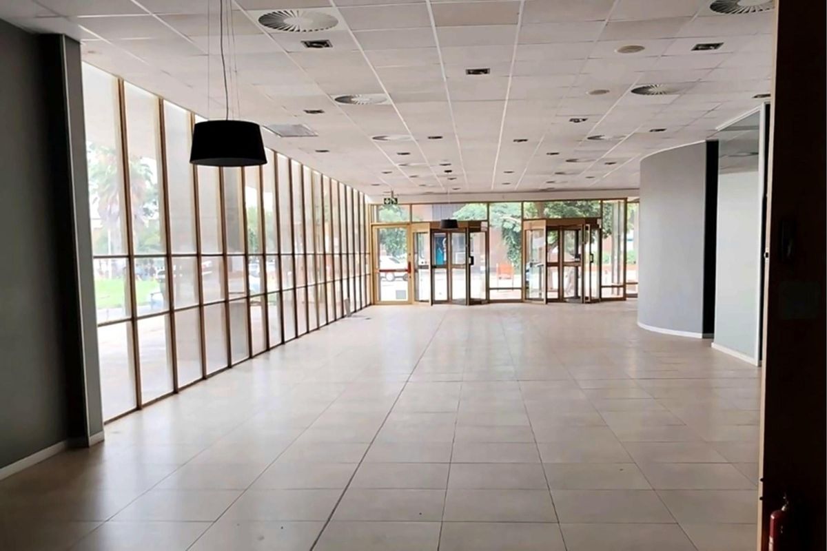 Prime 1,737 sqm Retail and Office Space Available - Photo 4