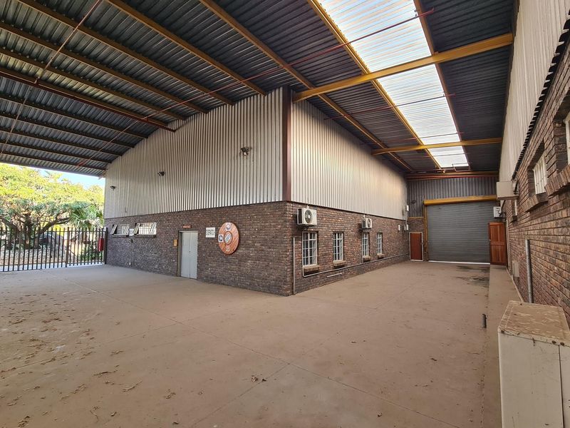Warehouse Zoned Industrial: Ideal for Manufacturing and Commercial Uses in Nelspruit - Photo 7