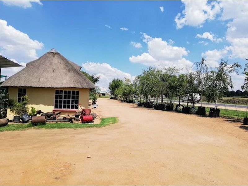 Invest in Vlakfontein: Versatile Property for Sale - Photo 3