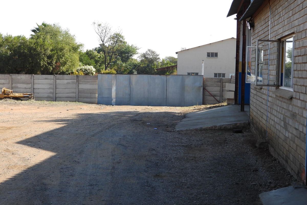 Versatile commercial property for sale in Bela Bela - Photo 2