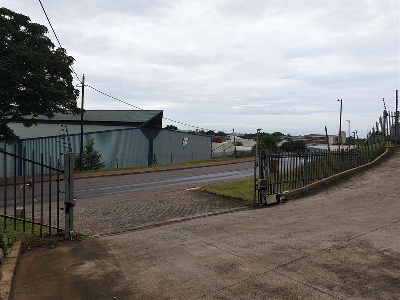 Highly sought after facility newly available - Photo 3