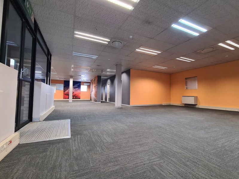 Versatile Commercial Property: Tailor-Made for Your Business in Nelspruit CBD - Photo 9