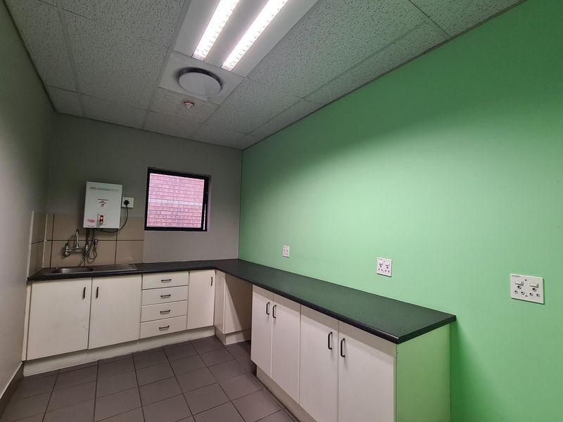 Versatile Commercial Property: Tailor-Made for Your Business in Nelspruit CBD - Photo 7