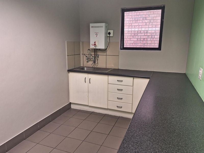 Versatile Commercial Property: Tailor-Made for Your Business in Nelspruit CBD - Photo 4