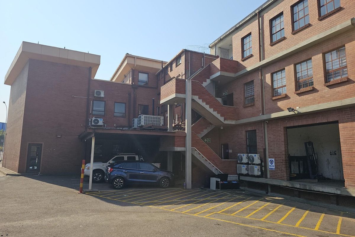 VALUABLE INVESTMENT PROPERTY FOR SALE - PRICE DRASTICALLY REDUCED ! - Photo 2