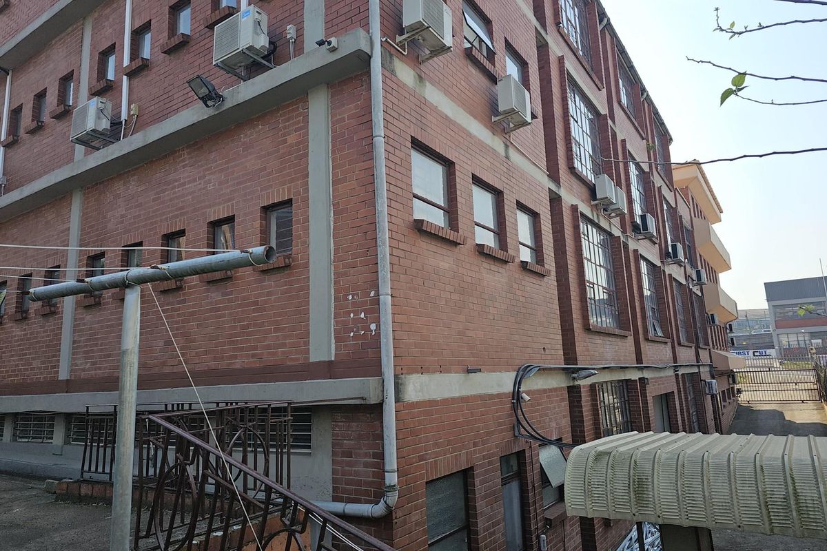 VALUABLE INVESTMENT PROPERTY FOR SALE - PRICE DRASTICALLY REDUCED ! - Photo 4