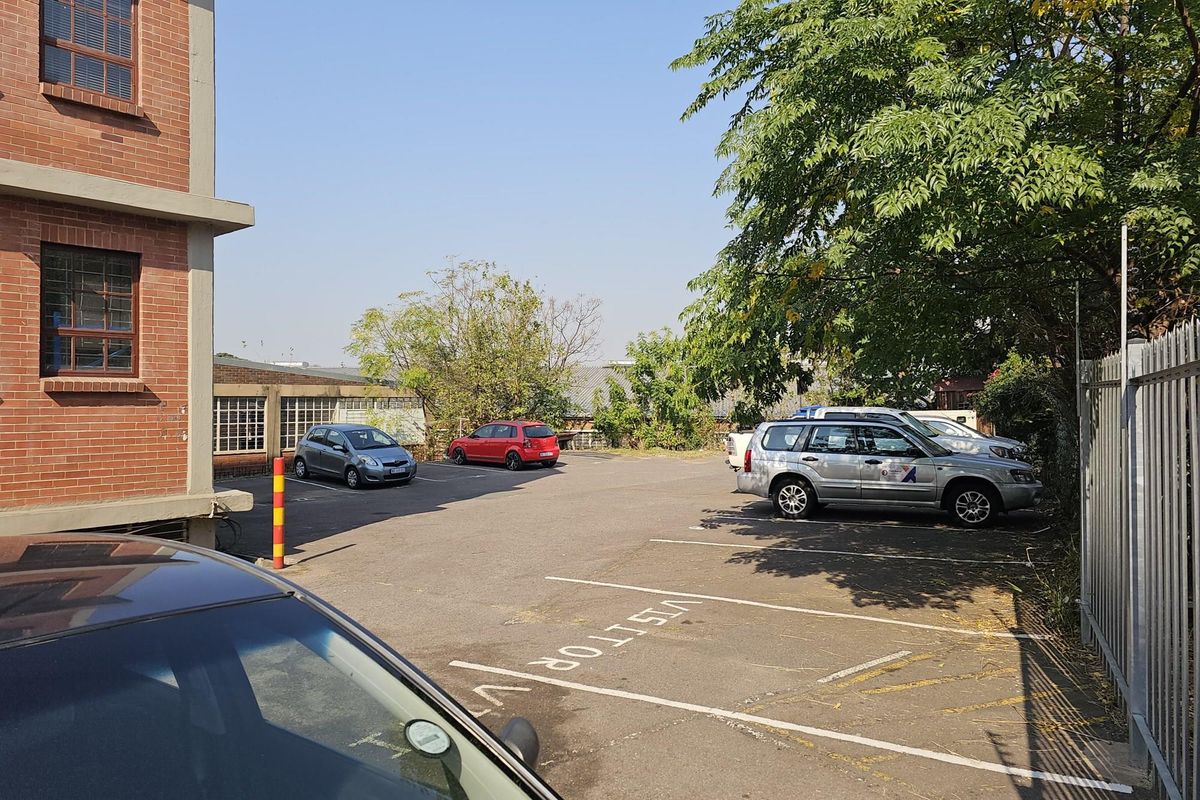 VALUABLE INVESTMENT PROPERTY FOR SALE - PRICE DRASTICALLY REDUCED ! - Photo 5