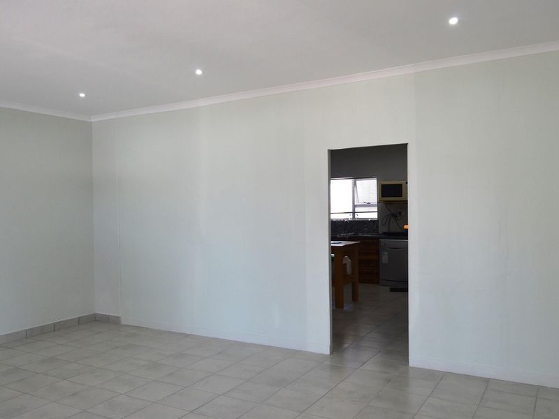 Commercial Property with Studio flat and garage unit for sale Gouritsmond - Photo 6