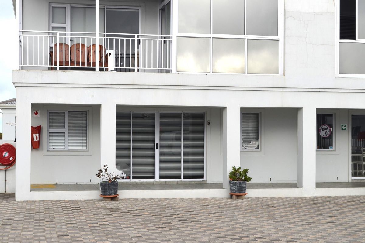 Commercial Property with Studio flat and garage unit for sale Gouritsmond - Photo 3