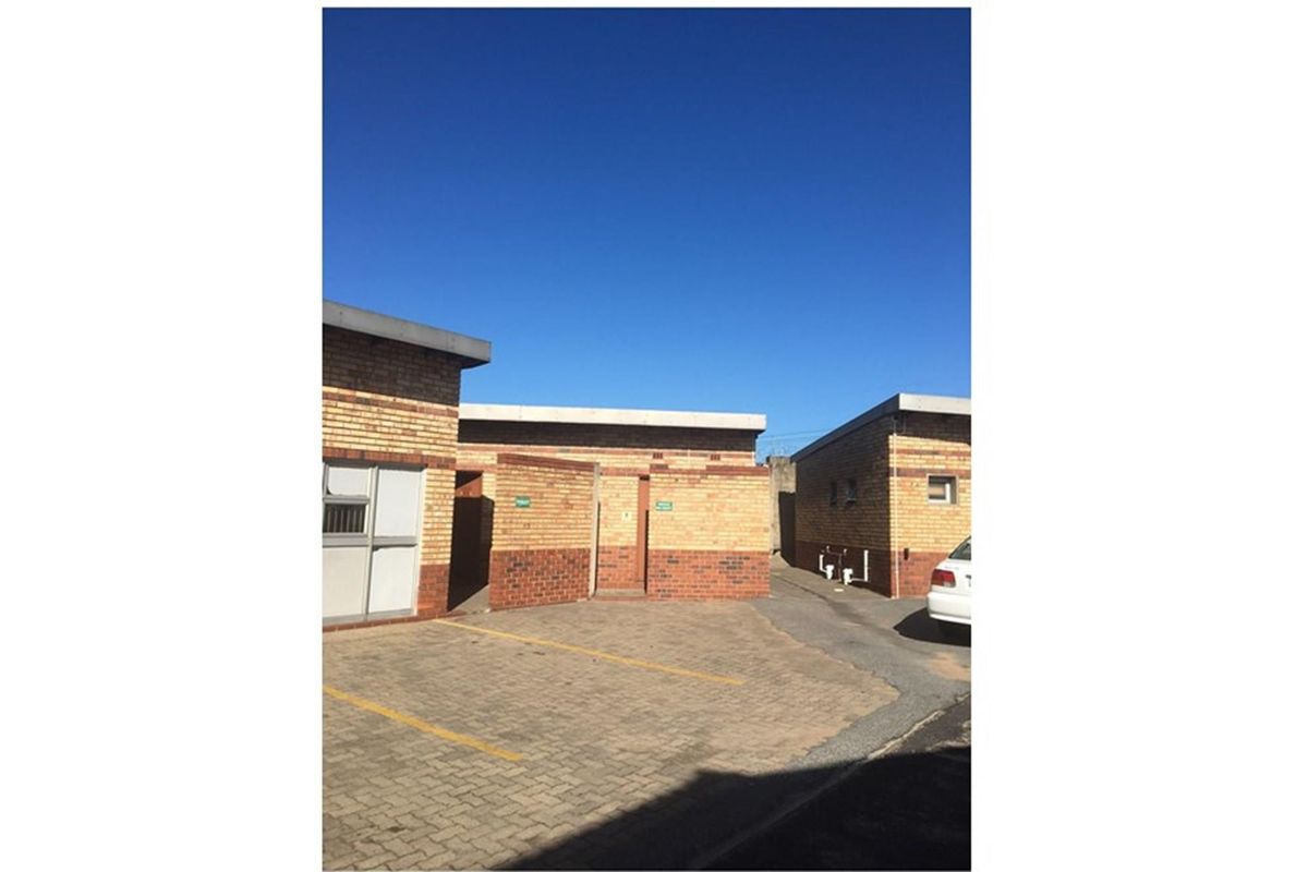 Commercial Unit For Sale In CBD Richards Bay - Photo 4