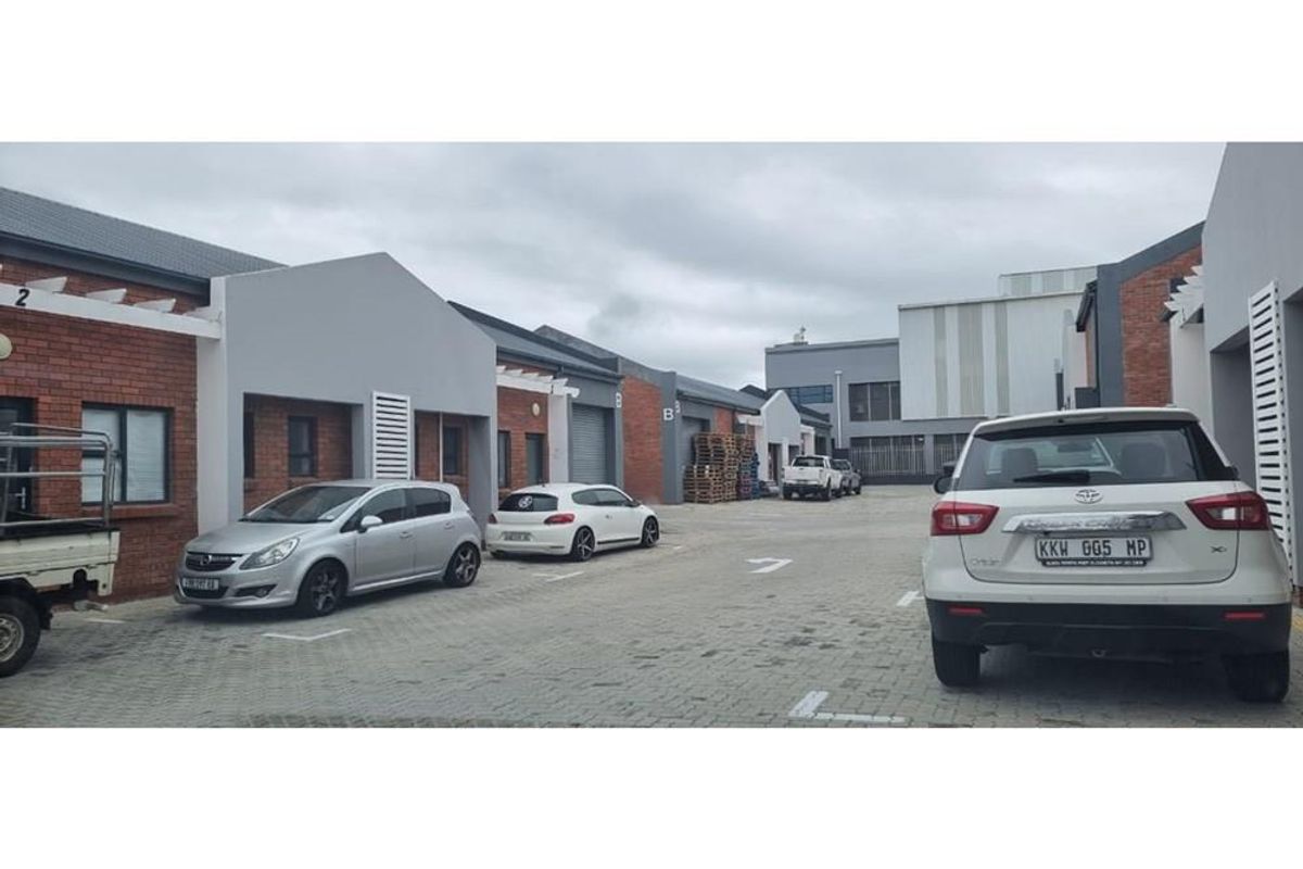 2 Prime warehouses for sale In Popular secure Bus Park: Price is inclusive of vat !!! - Photo 3