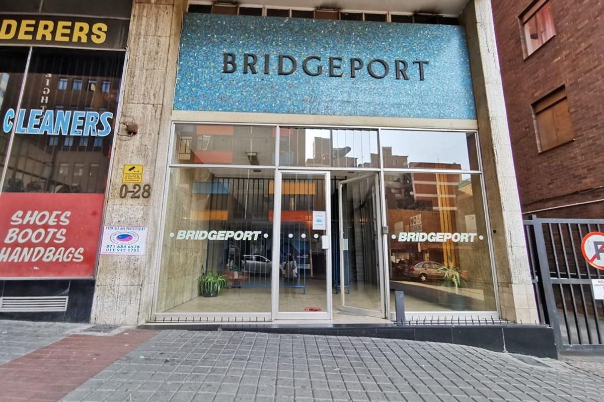 Well Priced Spacious Apartment Complex - Photo 2