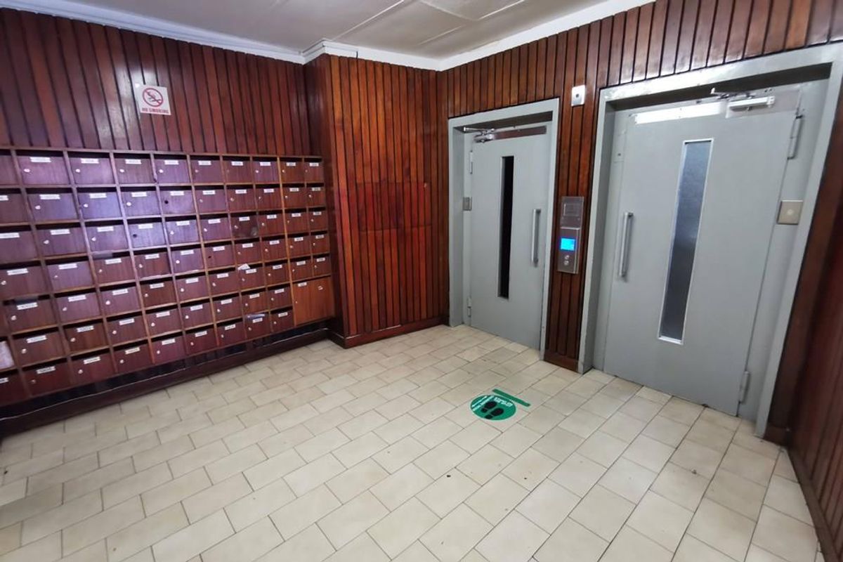 Well Priced Spacious Apartment Complex - Photo 3