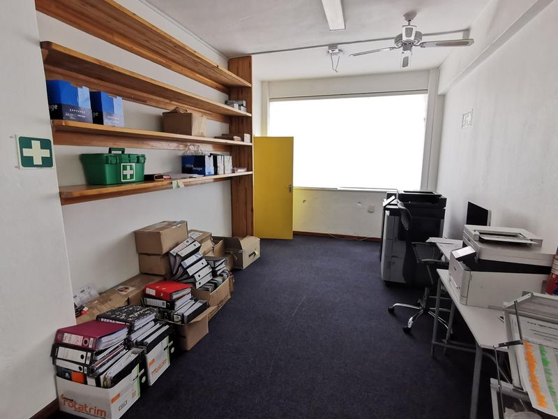 Well Located Office Building in Braamfontein - Photo 10