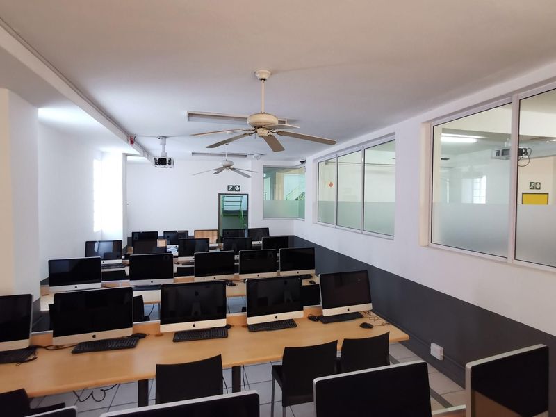 Well Located Office Building in Braamfontein - Photo 6