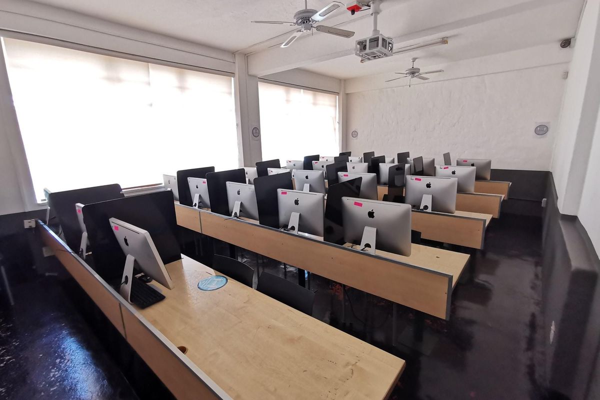 Well Located Office Building in Braamfontein - Photo 5