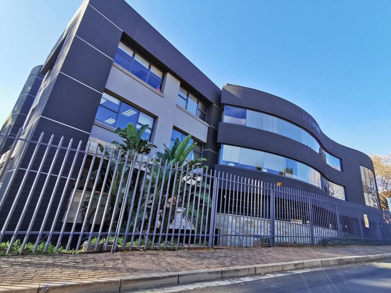 Top Class Commercial Property in Parktown - Photo 2
