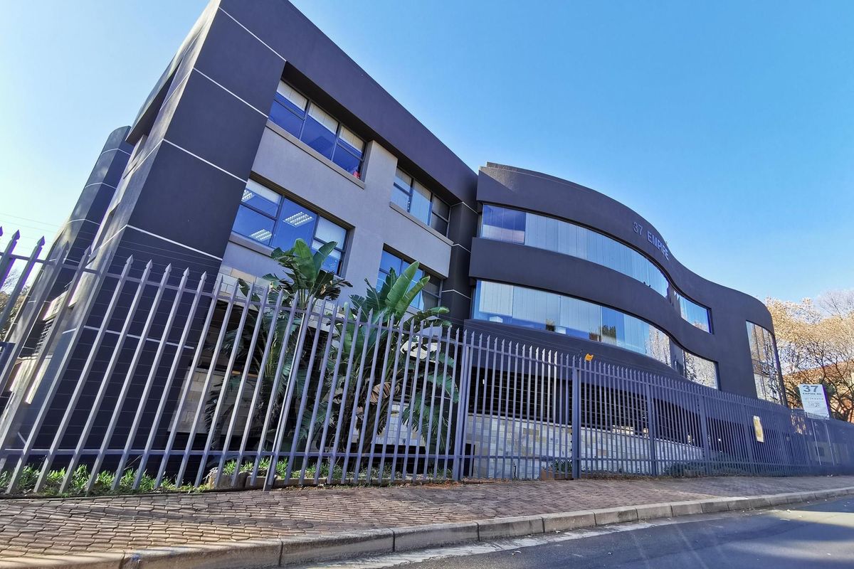 Top Class Commercial Property in Parktown - Photo 2